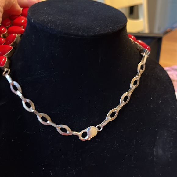 Vintage Red Coral Necklace, Beautifully Set in Sterling Silver! - Picture 2 of 4